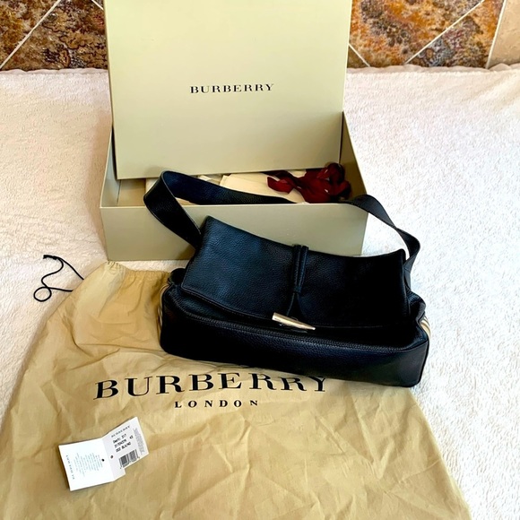 Burberry Handbags - Vintage Burberry Pebbled Leather Horn Toggle Shoulder Bag in Black